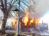 На улице Оборонной загорелся дом с петардами , Фото: 4
