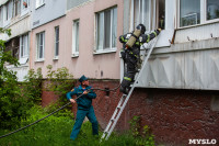 В Туле пожарным пришлось пилить дверь и выбивать окно из-за подгоревшей еды, Фото: 9
