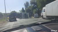 Под Тулой столкнулись два грузовика: один большегруз перевернулся, Фото: 2
