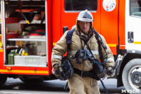 Пожарные эвакуировали людей из здания УМВД России по Тульской области, Фото: 13