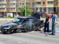 На пр. Ленина в ДТП со скорой у легковушки оторвало колесо, Фото: 1