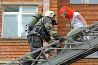 Учения МЧС: В Тульской областной больнице из-за пожара эвакуировали больных и персонал, Фото: 12