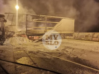 Трасса М-2 «Крым» в Тульской области перекрыта из-за двух горящих фур, Фото: 15