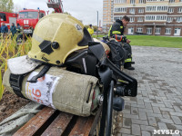 Тульские пожарные провели соревнования по бегу на 22-этаж, Фото: 37