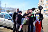 В Туле гаишники дарили женщинам-водителям цветы, Фото: 6