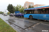 На ул. Маргелова из-за срезанного асфальта бьются автомобили, Фото: 4