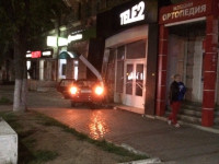 На ул. Первомайской иномарка въехала в офис Tele2, Фото: 5