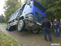 В Туле на ул. Луначарского грузовик провалился под землю, Фото: 6