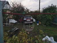 Под Тулой Lexus сбил два забора и влетел во двор частного дома, Фото: 3