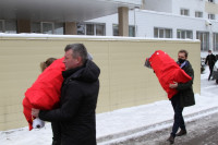 Депутаты Тульской облдумы подарили пациентам областной детской больницы новогодние подарки, Фото: 2
