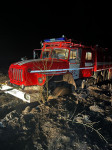 В Тульской области увязший в грязи пожарный «Урал» спасли пять внедорожников, Фото: 8