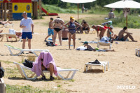 Жара в Туле: туляки спасаются от зноя на пляже в Центральном парке, Фото: 7