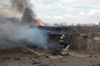 На Калужском шоссе загорелся жилой дом, Фото: 17