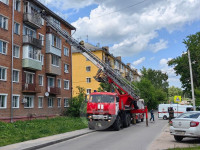 Во время пожара на улице Мезенцева из окна 5-го этажа выпрыгнул мужчина , Фото: 5