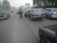 На Новомосковском шоссе столкнулись три автомобиля, Фото: 3