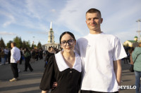 На главной площади города сотни туляки станцевали вальс под «Синий платочек», Фото: 6
