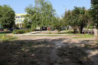 Дмитрий Миляев осмотрел ход благоустройства двора по ул. Революции, Фото: 2