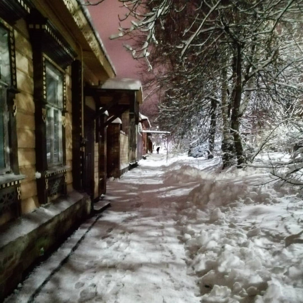 Улица Макса Смирнова в пушистый зимний вечер