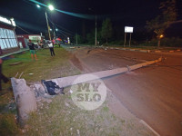 Крупное ДТП на ул. Металлургов в Туле: Nissan снес столб, пассажирку вышвырнуло из машины, Фото: 23