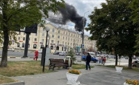 В центре Красноармейского проспекта в Туле загорелась крыша многоэтажки, Фото: 4