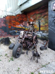 Скелет на мотоцикле возле клуба М2, Фото: 11