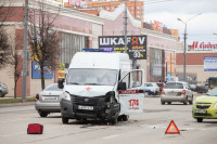 В Туле на проспекте Ленина произошло ДТП со скорой, Фото: 12