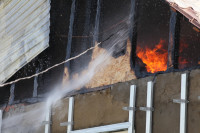 С огнем в жилом доме в селе Теплое боролись три пожарных расчета, Фото: 6