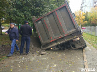 В Туле на ул. Луначарского грузовик провалился под землю, Фото: 8