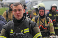 Тульские пожарные провели соревнования по бегу на 22-этаж, Фото: 10