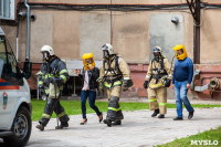 Пожарные эвакуировали людей из здания УМВД России по Тульской области, Фото: 24