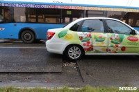 На ул. Маргелова из-за срезанного асфальта бьются автомобили, Фото: 2