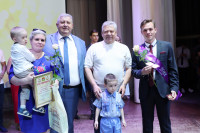 Николай Воробьев поздравил выпускников школ Суворовского района, Фото: 24