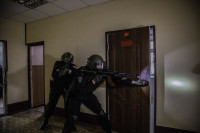 В Туле бойцы спецподразделений тренировались искать и задерживать преступников, Фото: 6