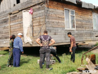 В Туле цыганский дом перенесли краном в другое место и уберегли от сно, Фото: 11