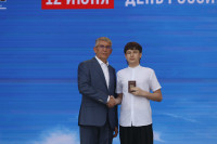 Дмитрий Миляев в День России вручил паспорта юным тулякам, Фото: 23