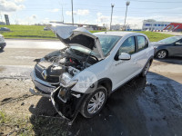 На ул Рязанской столкнулись два Renault: один влетел в столб, второй ушел в кусты, Фото: 2
