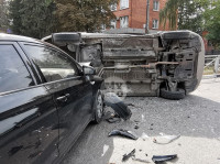 В Туле на ул. Оборонной Renault Logan после ДТП опрокинулся набок, Фото: 13