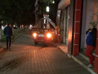 На ул. Первомайской иномарка въехала в офис Tele2, Фото: 4