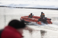 Провалившийся под лед школьник и терпящий бедствие рыбак: спасатели провели учения на Упе в Туле, Фото: 38