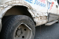 Авария на повороте на Косую Гору: микроавтобус и грузовик, Фото: 16