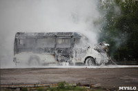 В Туле сгорел микроавтобус, Фото: 2