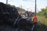В Тульской области грузовой поезд сошел с рельсов, Фото: 45