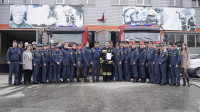 В Туле сотрудники МЧС проводили на пенсию руководителя, окатив водой из пожарных рукавов, Фото: 19