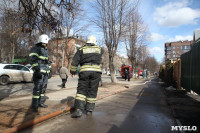 На ул. Николая Руднева в Туле загорелся двухэтажный дом, Фото: 18