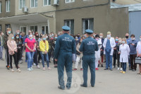 В Туле сотрудники МЧС эвакуировали госпитали госпиталь для больных коронавирусом, Фото: 1