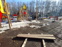 В Центральном парке демонтируют игровой комплекс «Сказочное королевство», Фото: 11
