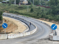 В Скуратово после 6 месяцев ремонта открыли дорогу, но только одну полосу, Фото: 8