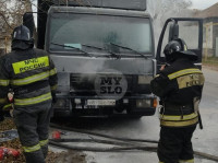 На ул. Карла Маркса в Туле загорелся грузовик, Фото: 5