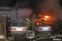 В Туле пожар уничтожил дом и три автомобиля, Фото: 5