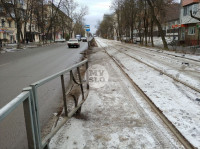 В Туле водитель Volvo снес остановку и протаранил дерево , Фото: 13